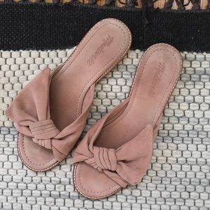 Madewell Nadia Half Bow Suede Sandal in Dusty Clay